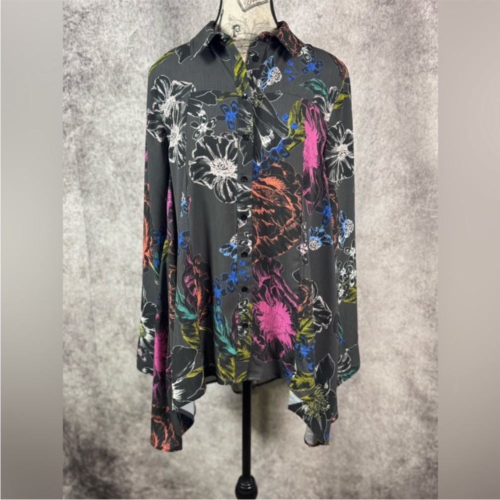 Isle by Melis Kozan Vibrant Button Down Asymmetrical Long Sleeve Top size M